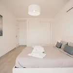 Bela Vista With Sea View, Jacuzzi And Private Pool וילה לוריניה