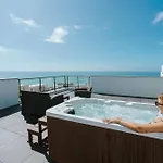 וילה Bela Vista With Sea View, Jacuzzi And Private Pool