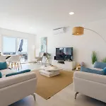 Bela Vista With Sea View, Jacuzzi And Private Pool לוריניה
