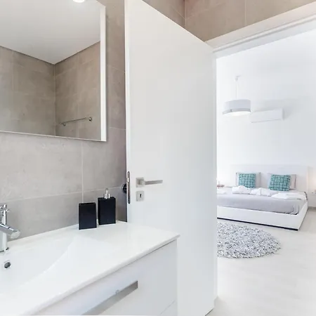 Bela Vista With Sea View, Jacuzzi And Private Pool ヴィラ