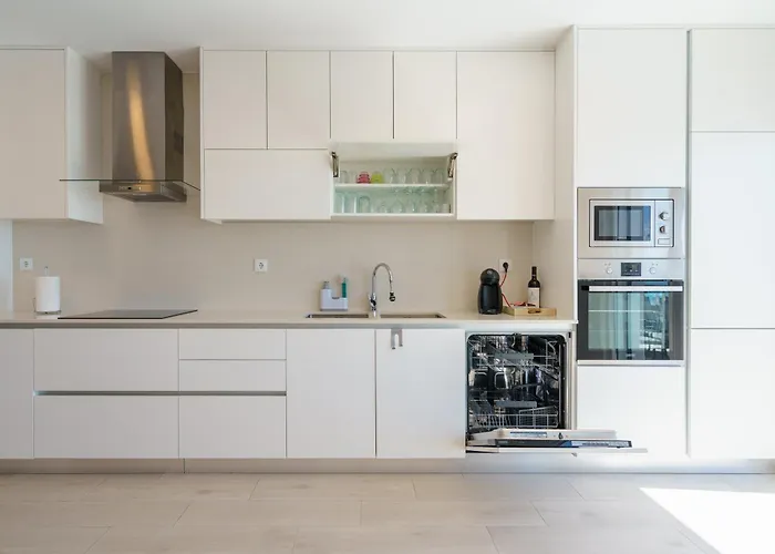 Bela Vista With Sea View, Jacuzzi And Private Pool Lourinhã